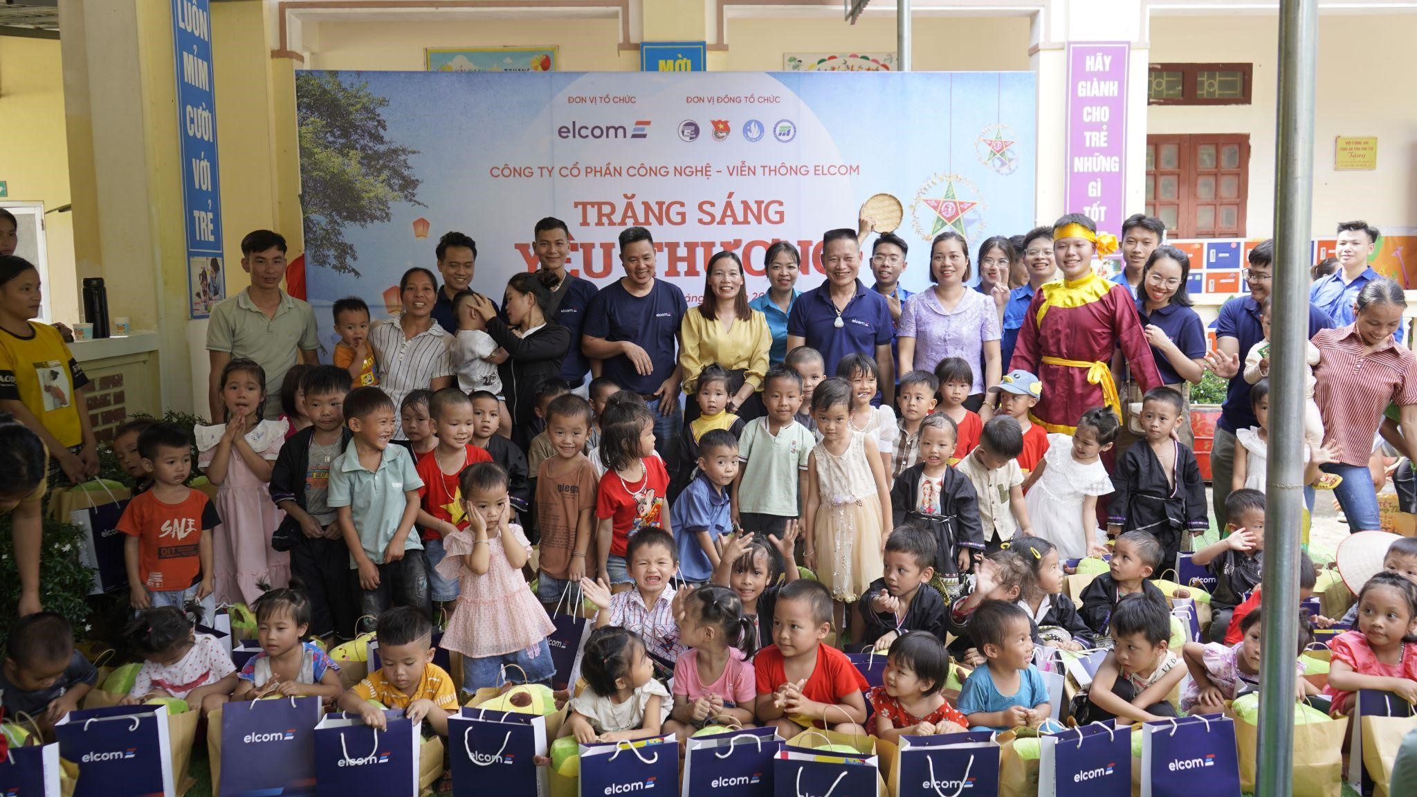 “Trăng sáng yêu thương 2023”: Mang niềm vui thắp sáng bản nhỏ