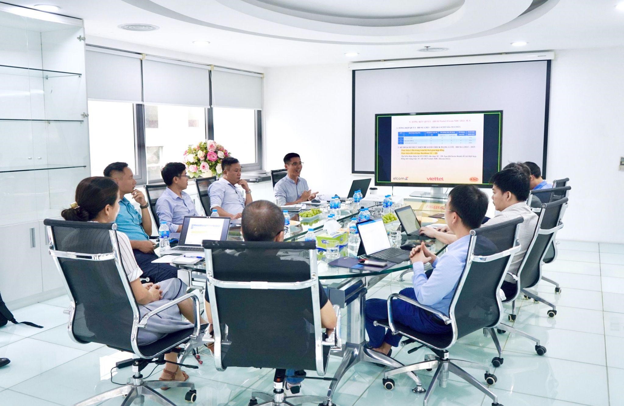 Elcom kick off thành công dự án hỗ trợ kỹ thuật mạng truyền dẫn DWDM cho Tập đoàn Viettel